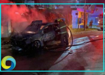 Se incendian dos vehículos en Chetumal