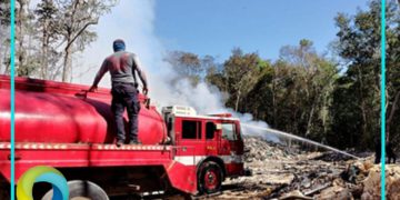 Autoridades reportan bajo control el incendio originado el relleno Sanitario de Tulum
