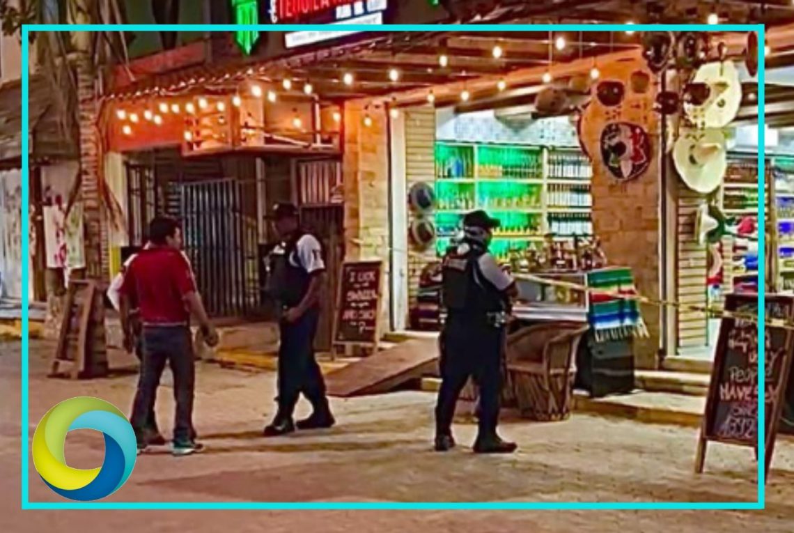 Intentan ejecutar a trabajadores de una tienda de tequilas en la Quinta Avenida de Playa del Carmen