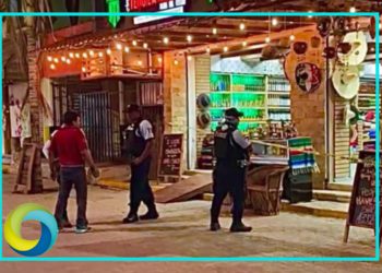 Intentan ejecutar a trabajadores de una tienda de tequilas en la Quinta Avenida de Playa del Carmen