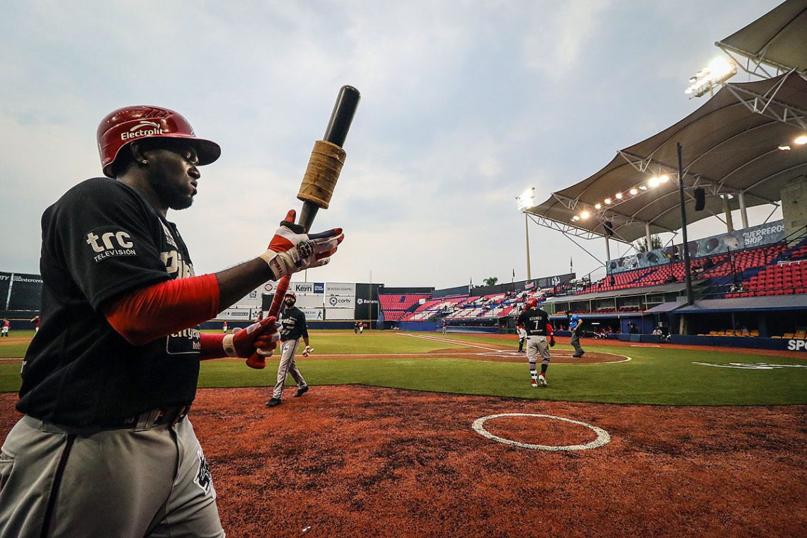 Oaxaca, Oaxaca, 30 de mayo de 2019. Olmo Rosario, durante el tercer juego de la serie de la temporada 2019 de la Liga Mexicana de Beisbol, entre Guerreros de Oaxaca y Piratas de Campeche, celebrado en el estadio Ediardo Vasconselos. Foto: Imago7/